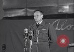 Standbild General LeMay Grönland Thule Air Force Base, 1954, aus Sekunde 34 historischem Filmmaterial Videoclip 65675022789