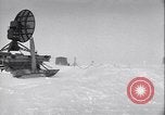 Image Igloo à la base météorologique de l'armée le Groenland, 1954, de la seconde 15 séquences d'archives historiques vidéo 65675022801