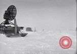 Image Igloo à la base météorologique de l'armée le Groenland, 1954, de la seconde 17 séquences d'archives historiques vidéo 65675022801