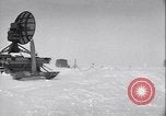 Image Igloo à la base météorologique de l'armée le Groenland, 1954, de la seconde 18 séquences d'archives historiques vidéo 65675022801