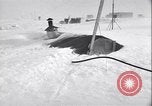 Image Igloo à la base météorologique de l'armée le Groenland, 1954, de la seconde 20 séquences d'archives historiques vidéo 65675022801