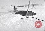 Image Igloo à la base météorologique de l'armée le Groenland, 1954, de la seconde 21 séquences d'archives historiques vidéo 65675022801