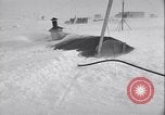 Image Igloo à la base météorologique de l'armée le Groenland, 1954, de la seconde 25 séquences d'archives historiques vidéo 65675022801