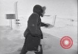 Image Igloo à la base météorologique de l'armée le Groenland, 1954, de la seconde 41 séquences d'archives historiques vidéo 65675022801