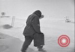 Image Igloo à la base météorologique de l'armée le Groenland, 1954, de la seconde 42 séquences d'archives historiques vidéo 65675022801
