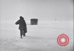Image Igloo à la base météorologique de l'armée le Groenland, 1954, de la seconde 45 séquences d'archives historiques vidéo 65675022801