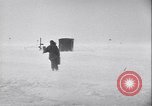 Image Igloo à la base météorologique de l'armée le Groenland, 1954, de la seconde 47 séquences d'archives historiques vidéo 65675022801
