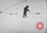 Image Igloo à la base météorologique de l'armée le Groenland, 1954, de la seconde 49 séquences d'archives historiques vidéo 65675022801