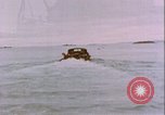 Immagine di Rifornimento di rugiada sito di linea Canada, 1957, secondo 19 filmato di repertorio 65675022831