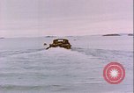 Immagine di Rifornimento di rugiada sito di linea Canada, 1957, secondo 22 filmato di repertorio 65675022831