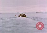 Immagine di Rifornimento di rugiada sito di linea Canada, 1957, secondo 24 filmato di repertorio 65675022831