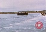 Immagine di Rifornimento di rugiada sito di linea Canada, 1957, secondo 36 filmato di repertorio 65675022831