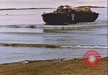 Immagine di Rifornimento di rugiada sito di linea Canada, 1957, secondo 60 filmato di repertorio 65675022831