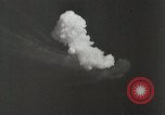 Standbild US B-24 Liberator Bomber angreifen Iwo Jima Iwo Jima, 1945, aus Sekunde 4 historischem Filmmaterial Videoclip 65675022850