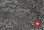 Standbild US B-24 Liberator Bomber angreifen Iwo Jima Iwo Jima, 1945, aus Sekunde 9 historischem Filmmaterial Videoclip 65675022850