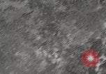 Standbild US B-24 Liberator Bomber angreifen Iwo Jima Iwo Jima, 1945, aus Sekunde 12 historischem Filmmaterial Videoclip 65675022850