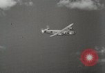 Standbild US B-24 Liberator Bomber angreifen Iwo Jima Iwo Jima, 1945, aus Sekunde 53 historischem Filmmaterial Videoclip 65675022850