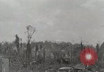 Standbild 5 Marine Regiment 1st Marine Division in Aktion gegen Japanische f Peleliu Palau Inseln, 1944, aus Sekunde 3 historischem Filmmaterial Videoclip 65675022859