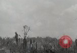 Standbild 5 Marine Regiment 1st Marine Division in Aktion gegen Japanische f Peleliu Palau Inseln, 1944, aus Sekunde 7 historischem Filmmaterial Videoclip 65675022859