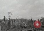 Standbild 5 Marine Regiment 1st Marine Division in Aktion gegen Japanische f Peleliu Palau Inseln, 1944, aus Sekunde 11 historischem Filmmaterial Videoclip 65675022859