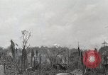 Standbild 5 Marine Regiment 1st Marine Division in Aktion gegen Japanische f Peleliu Palau Inseln, 1944, aus Sekunde 14 historischem Filmmaterial Videoclip 65675022859