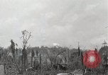 Standbild 5 Marine Regiment 1st Marine Division in Aktion gegen Japanische f Peleliu Palau Inseln, 1944, aus Sekunde 15 historischem Filmmaterial Videoclip 65675022859