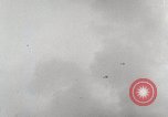 Standbild Schlacht von Peleliu Palau während Zweiten Weltkrieg Peleliu Palau Inseln, 1944, aus Sekunde 47 historischem Filmmaterial Videoclip 65675022860