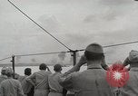Standbild Allgemeine größere OP Smith und andere an Bord der USS Mount McKinley (AGC-7) Peleliu Palau Inseln, 1944, aus Sekunde 24 historischem Filmmaterial Videoclip 65675022861
