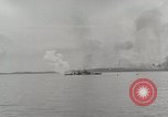 Standbild Allgemeine größere OP Smith und andere an Bord der USS Mount McKinley (AGC-7) Peleliu Palau Inseln, 1944, aus Sekunde 50 historischem Filmmaterial Videoclip 65675022861