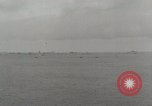 Standbild Verletzte US-Marines brachte an Bord der USS Mount McKinley AGC-7 Peleliu Palau Inseln, 1944, aus Sekunde 3 historischem Filmmaterial Videoclip 65675022862