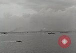 Standbild Verletzte US-Marines brachte an Bord der USS Mount McKinley AGC-7 Peleliu Palau Inseln, 1944, aus Sekunde 11 historischem Filmmaterial Videoclip 65675022862