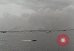 Standbild Verletzte US-Marines brachte an Bord der USS Mount McKinley AGC-7 Peleliu Palau Inseln, 1944, aus Sekunde 20 historischem Filmmaterial Videoclip 65675022862