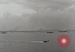 Standbild Verletzte US-Marines brachte an Bord der USS Mount McKinley AGC-7 Peleliu Palau Inseln, 1944, aus Sekunde 25 historischem Filmmaterial Videoclip 65675022862