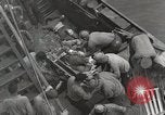 Standbild Verletzte US-Marines brachte an Bord der USS Mount McKinley AGC-7 Peleliu Palau Inseln, 1944, aus Sekunde 38 historischem Filmmaterial Videoclip 65675022862