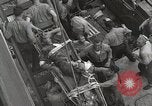Standbild Verletzte US-Marines brachte an Bord der USS Mount McKinley AGC-7 Peleliu Palau Inseln, 1944, aus Sekunde 47 historischem Filmmaterial Videoclip 65675022862