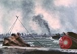 Standbild US Marine Amphibious Assault Peleliu Palau Inseln, 1944, aus Sekunde 16 historischem Filmmaterial Videoclip 65675022863