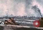 Standbild US Marine Amphibious Assault Peleliu Palau Inseln, 1944, aus Sekunde 28 historischem Filmmaterial Videoclip 65675022863