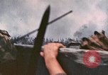 Standbild US Marine Amphibious Assault Peleliu Palau Inseln, 1944, aus Sekunde 45 historischem Filmmaterial Videoclip 65675022863