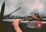 Standbild US Marine Amphibious Assault Peleliu Palau Inseln, 1944, aus Sekunde 47 historischem Filmmaterial Videoclip 65675022863