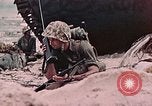 Standbild Vereinigten Staaten Marines Peleliu Palau Inseln, 1944, aus Sekunde 16 historischem Filmmaterial Videoclip 65675022864