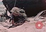 Standbild Vereinigten Staaten Marines Peleliu Palau Inseln, 1944, aus Sekunde 20 historischem Filmmaterial Videoclip 65675022864