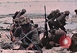 Standbild Vereinigten Staaten Marines Peleliu Palau Inseln, 1944, aus Sekunde 25 historischem Filmmaterial Videoclip 65675022864