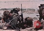 Standbild Vereinigten Staaten Marines Peleliu Palau Inseln, 1944, aus Sekunde 30 historischem Filmmaterial Videoclip 65675022864