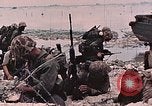 Standbild Vereinigten Staaten Marines Peleliu Palau Inseln, 1944, aus Sekunde 31 historischem Filmmaterial Videoclip 65675022864