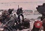 Standbild Vereinigten Staaten Marines Peleliu Palau Inseln, 1944, aus Sekunde 33 historischem Filmmaterial Videoclip 65675022864