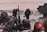 Standbild Vereinigten Staaten Marines Peleliu Palau Inseln, 1944, aus Sekunde 34 historischem Filmmaterial Videoclip 65675022864