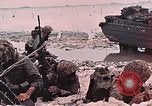 Standbild Vereinigten Staaten Marines Peleliu Palau Inseln, 1944, aus Sekunde 41 historischem Filmmaterial Videoclip 65675022864