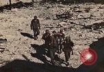 Standbild 5 Marine Regiment Peleliu Palau Inseln, 1944, aus Sekunde 26 historischem Filmmaterial Videoclip 65675022869
