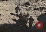 Standbild 5 Marine Regiment Peleliu Palau Inseln, 1944, aus Sekunde 27 historischem Filmmaterial Videoclip 65675022869