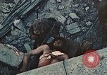 Standbild 5 Marine Regiment Peleliu Palau Inseln, 1944, aus Sekunde 35 historischem Filmmaterial Videoclip 65675022869